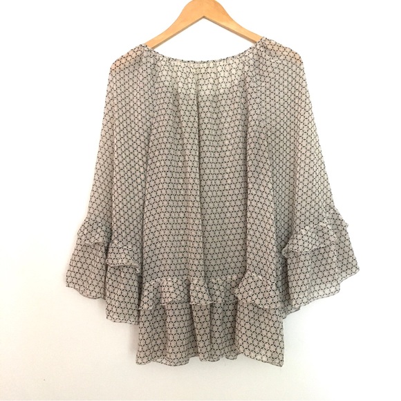 Max Studio Boho Ruffle Bell Sleeve Blouse size Medium - Picture 3 of 4